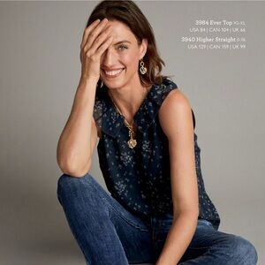 Cabi #3984 Ever Top Size Small, excellent used condition. Double lined tank